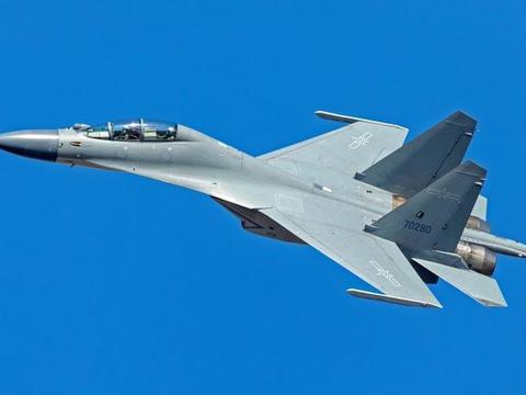 堪称重型战机的巅峰，歼-16淋漓尽致展示自己，未来承担重任|战斗机|发动机|摄影|窘况|中国空军_新浪新闻