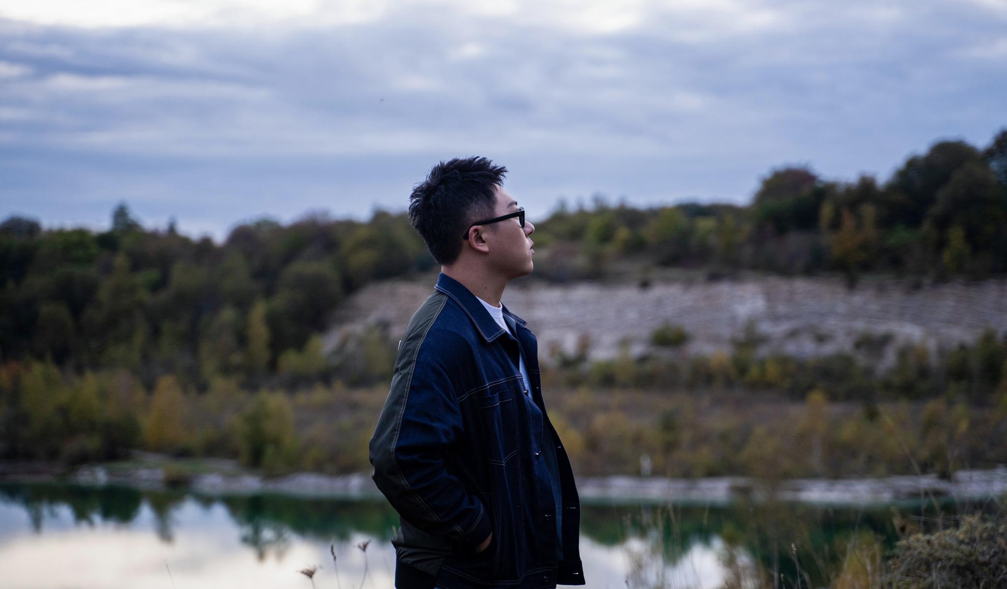 张小厚首支个人solo单曲浮游胜景今日上线