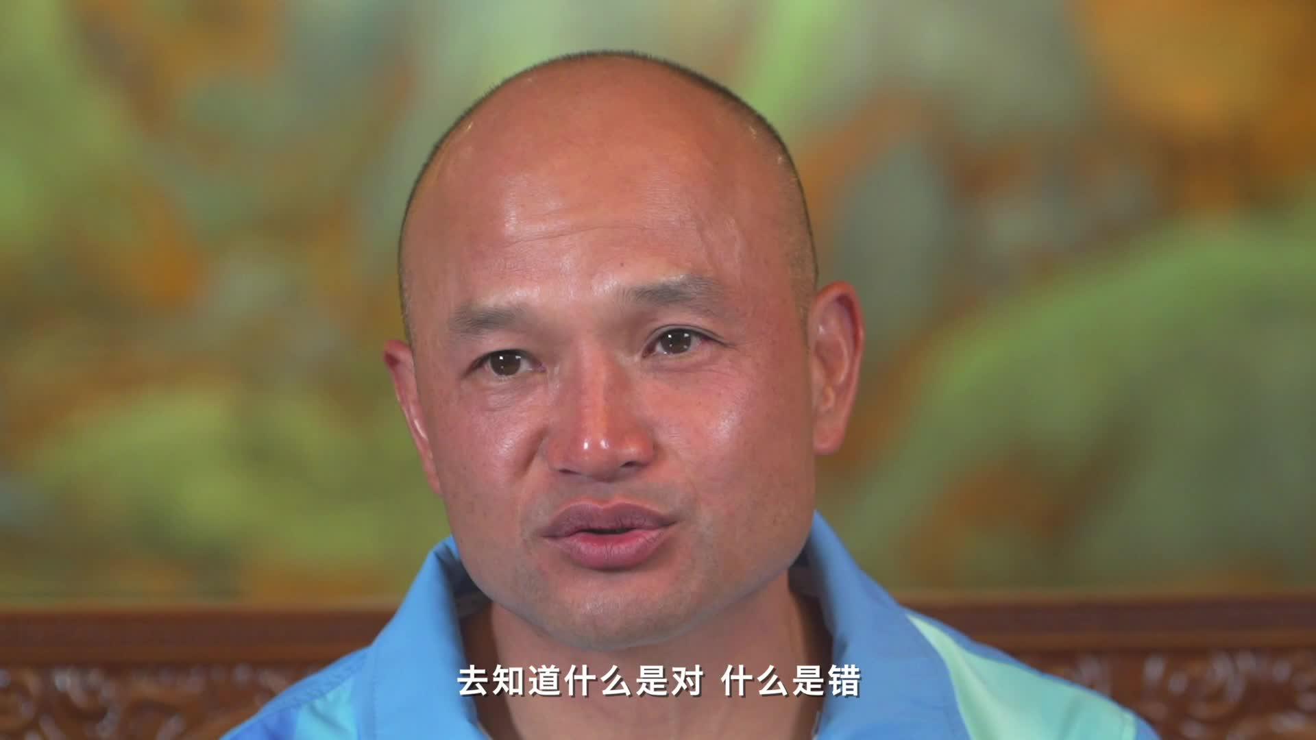 "光头刘sir"为老兵流泪:年轻人该知道中国怎样站起来