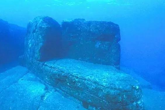 史前的海底古城遗迹 距今至少年 城墙上的文字无人 史前的海底古城遗迹 距今至少年 城墙上的文字无人