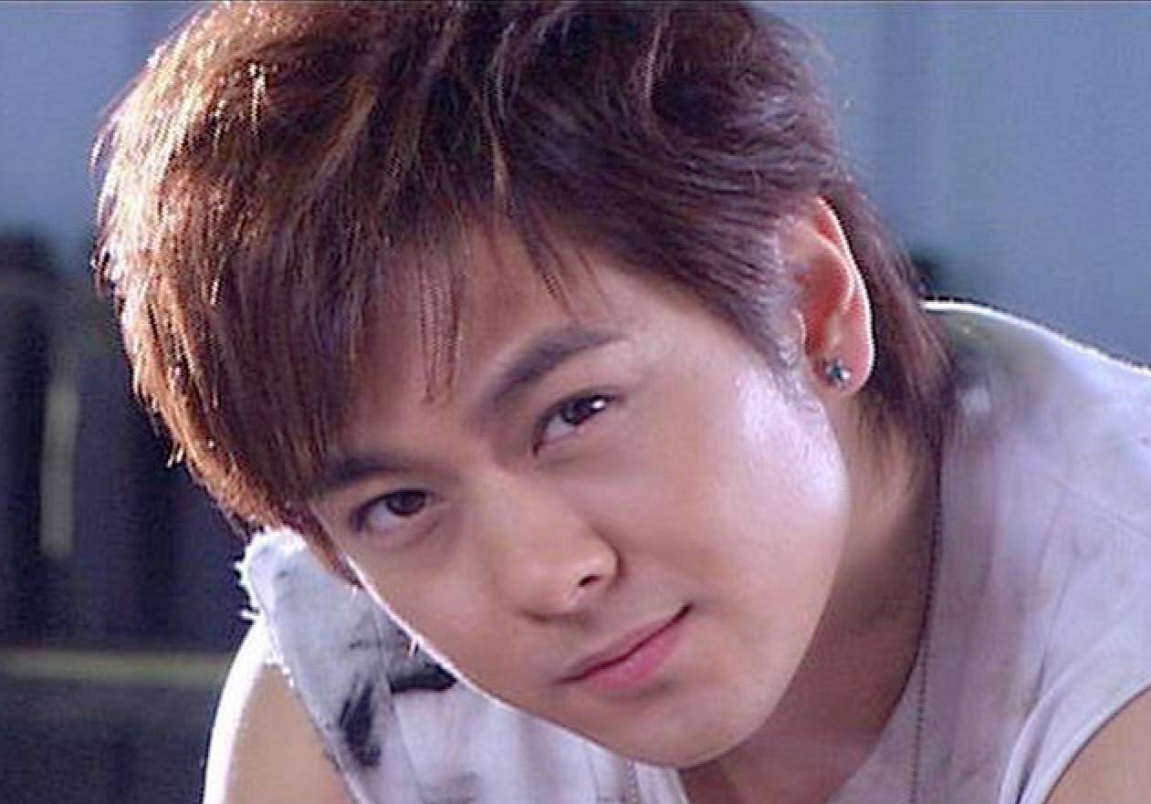 从旋风少年到不老男神,出道27年的他少有差评,却因晒照被质疑?