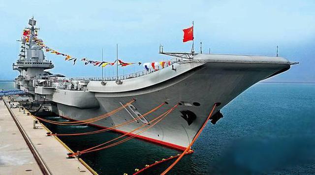 下水时间已超30年辽宁号航母还能服役多久卖巴铁不是最好选择