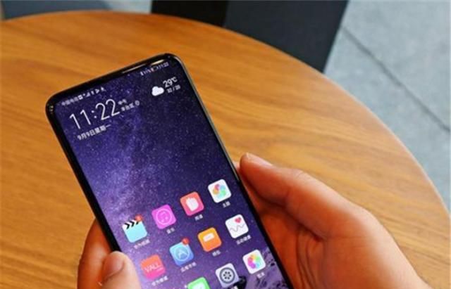 被黑科技笼罩的国产手机华为p30的配置小米的价格