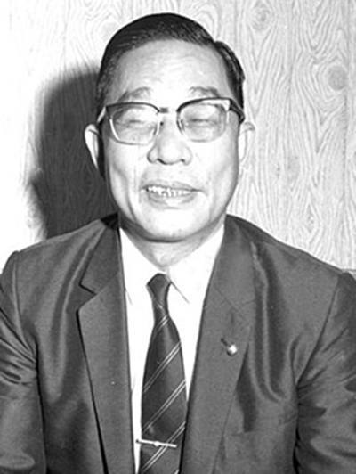 建筑业巨人,台湾首富,世界华人第一富|保险|蔡万霖|蔡万春_新浪新闻