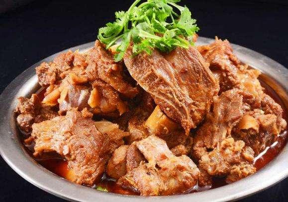 50元买6斤大骨头铁锅一炖双手抱着啃越啃越香真过瘾