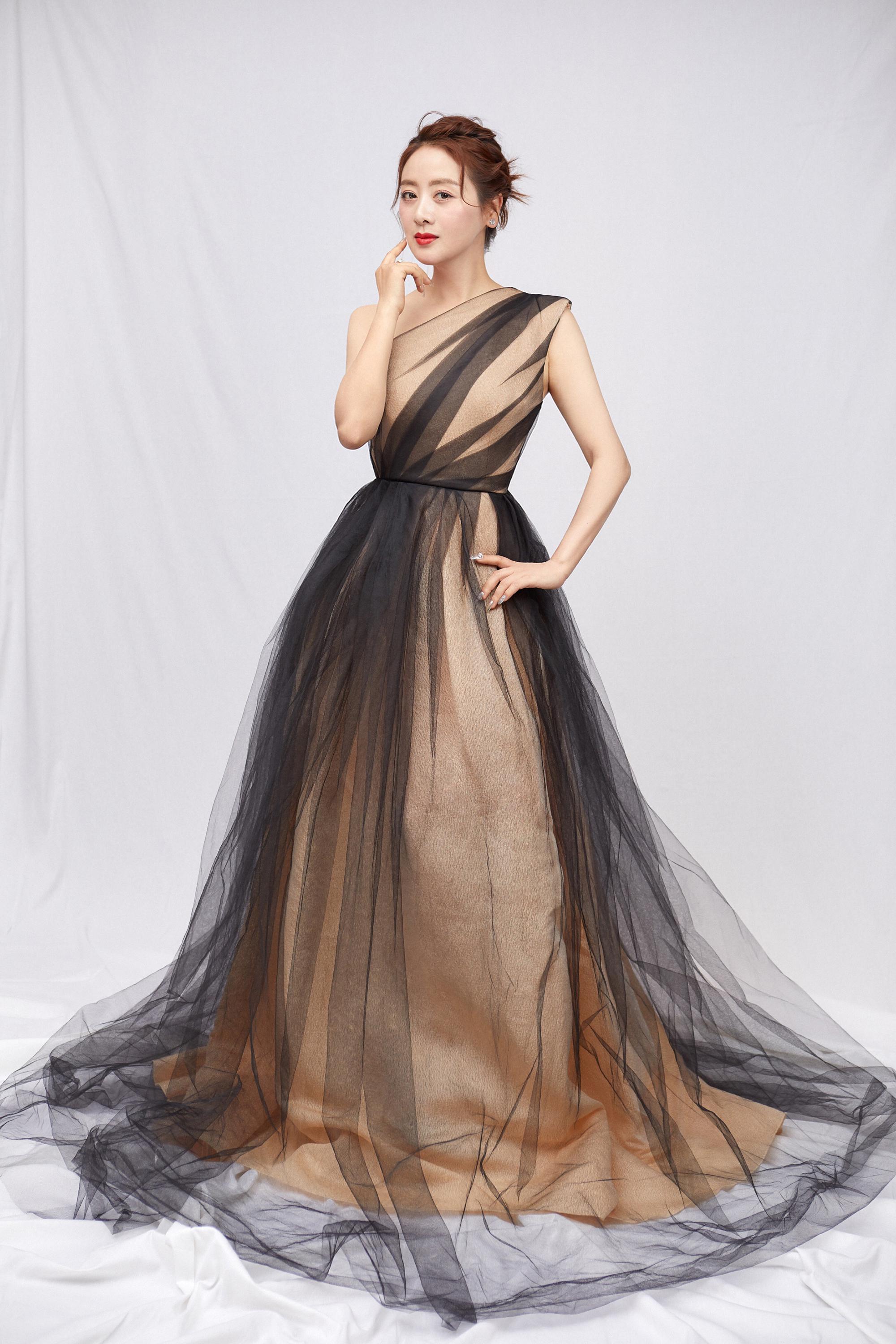 时尚新娘致爱盛典经超小李琳斩获年度幸福偶像奖