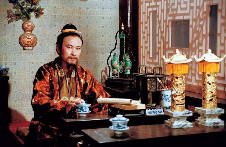 红楼梦:四大家族谁为首?贾政天天宿赵姨娘处,不把王家放眼里?