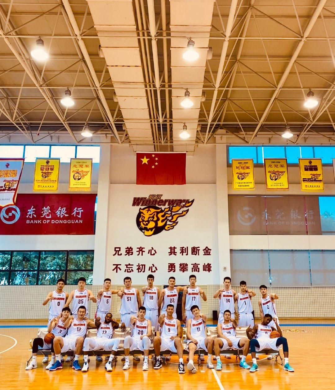 全新广东队蓄势待发,全队合照透露重大缺陷,不解决难以卫冕成功