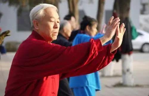 牢记：早起“三慢”，饭后“三不”，睡前“三要”，健康长寿