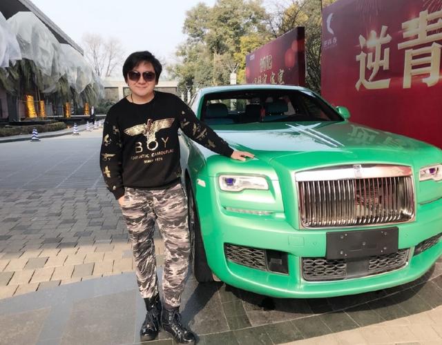 《老鼠爱大米》的杨臣刚,能靠一首歌吃一辈子,劳斯莱斯当出租开|杨臣