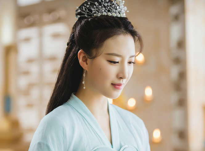 去年在《香蜜》演配角,今年已经成功逆袭成女主,是金子总会发光