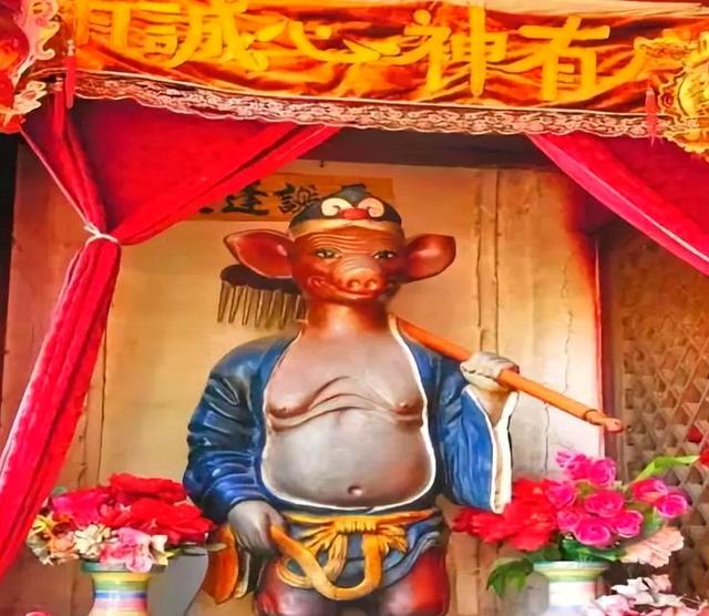 一座八戒庙,从建庙到现在香火延续了五六百年,据说求子求婚恋非常灵验