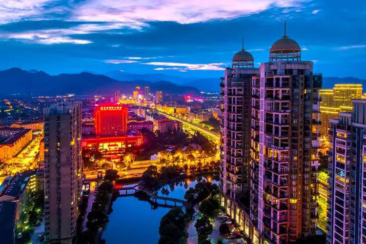 浙江台州温岭市数一数二的大镇,是全国千强镇,境内有高铁站