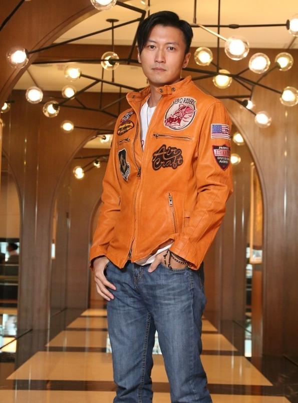 身形相当苗条,与生产前并没太大分别|谢婷婷|身形|谢霆锋_新浪新闻