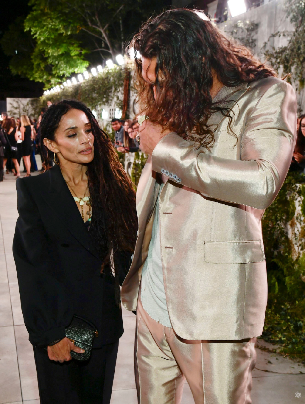 海王杰森莫玛现身活动身高193的硬汉在妻子身边秒变3岁小孩