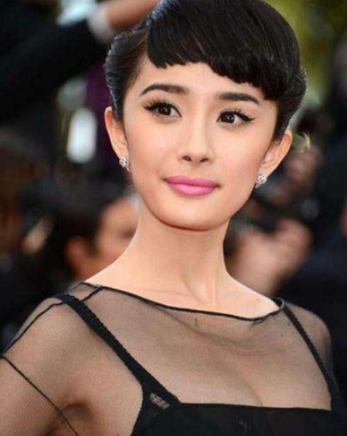 同样是"赫本发型":吴谨言a级,杨幂s级,最终被沈月打败了!