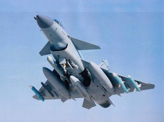 歼10战机为何如此可靠?原型机试飞3000小时,远超国际标准