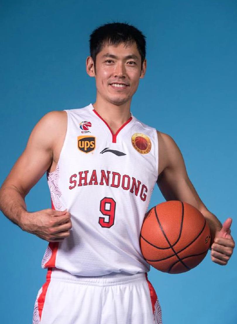 曾经的cba本土最强后卫张庆鹏:老去的只是岁月,热情永远年轻着