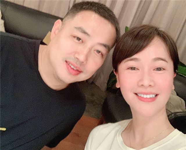 左小青与国乒聚会!近距离合影刘国梁面色通红 网友:喝了多少?休闲区蓝鸢梦想 - Www.slyday.coM 左小青与国乒聚会!近距离合影刘国梁面色通红 网友:喝了多少?休闲区蓝鸢梦想 - Www.slyday.coM