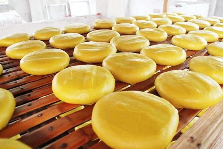 江西赣南客家特色美食"黄元米果",是赣南客家人熟悉的味道