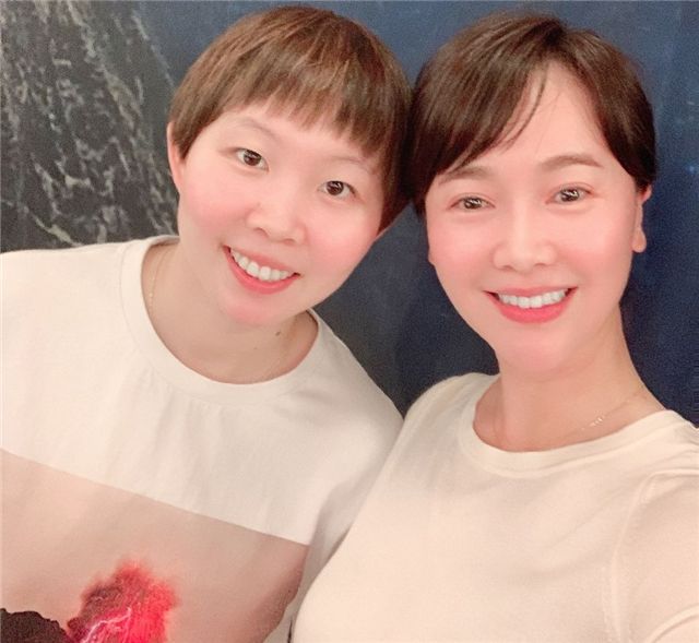 左小青与国乒聚会!近距离合影刘国梁面色通红 网友:喝了多少?休闲区蓝鸢梦想 - Www.slyday.coM 左小青与国乒聚会!近距离合影刘国梁面色通红 网友:喝了多少?休闲区蓝鸢梦想 - Www.slyday.coM