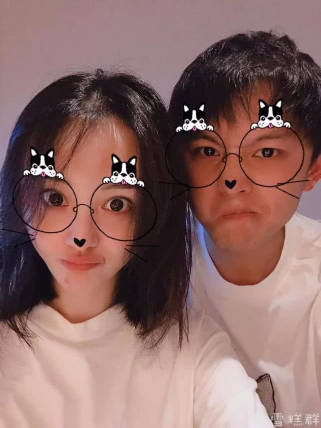 真分手了？张恒清空微博，郑爽卖情侣款，这对情侣最近太反常