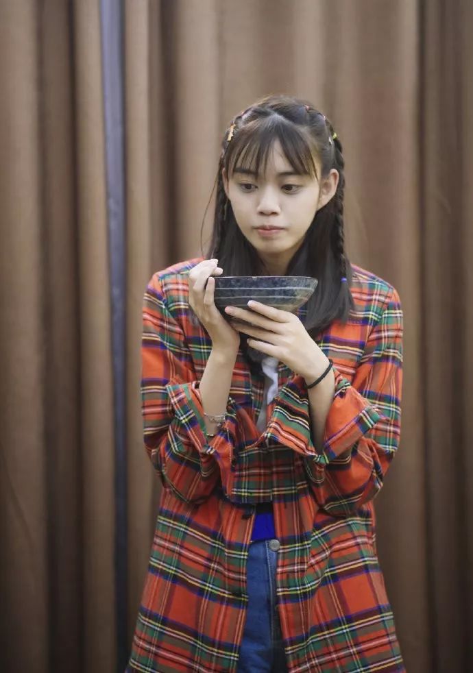 小丸子谈出生被弃落泪,信前女友发文否认弃养,称自己并没做错事