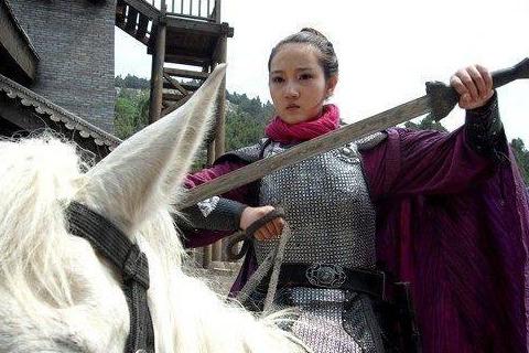 水浒传十大女将扈三娘只排第四第二个打败并生擒武松