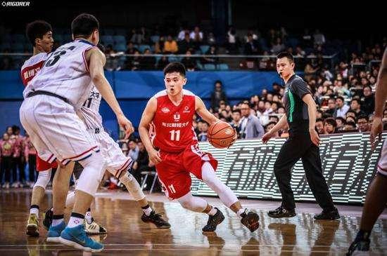 我要打篮球最矮的张子涵拿到了mvp