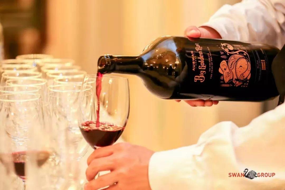 一只"大金鼠"暴露"江小白体质" 天鹅庄原来是"文案公司"?