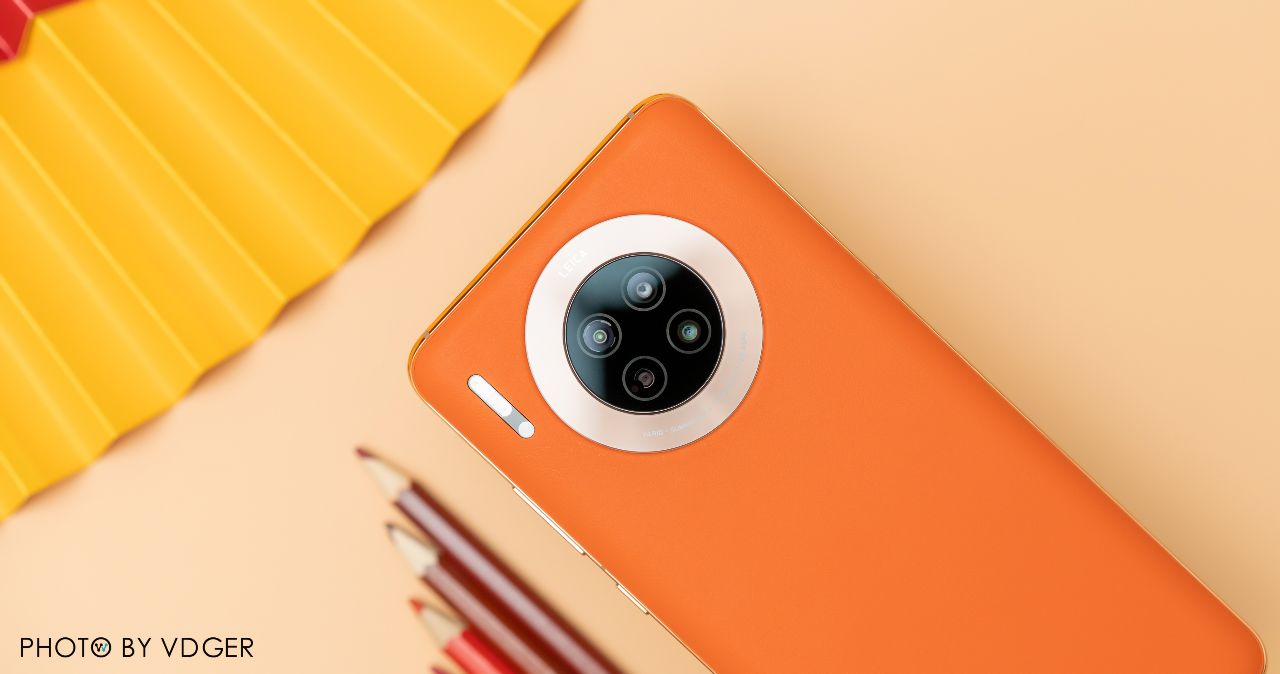 5g时代首款爆品华为mate305g丹霞橙体验素皮很别致