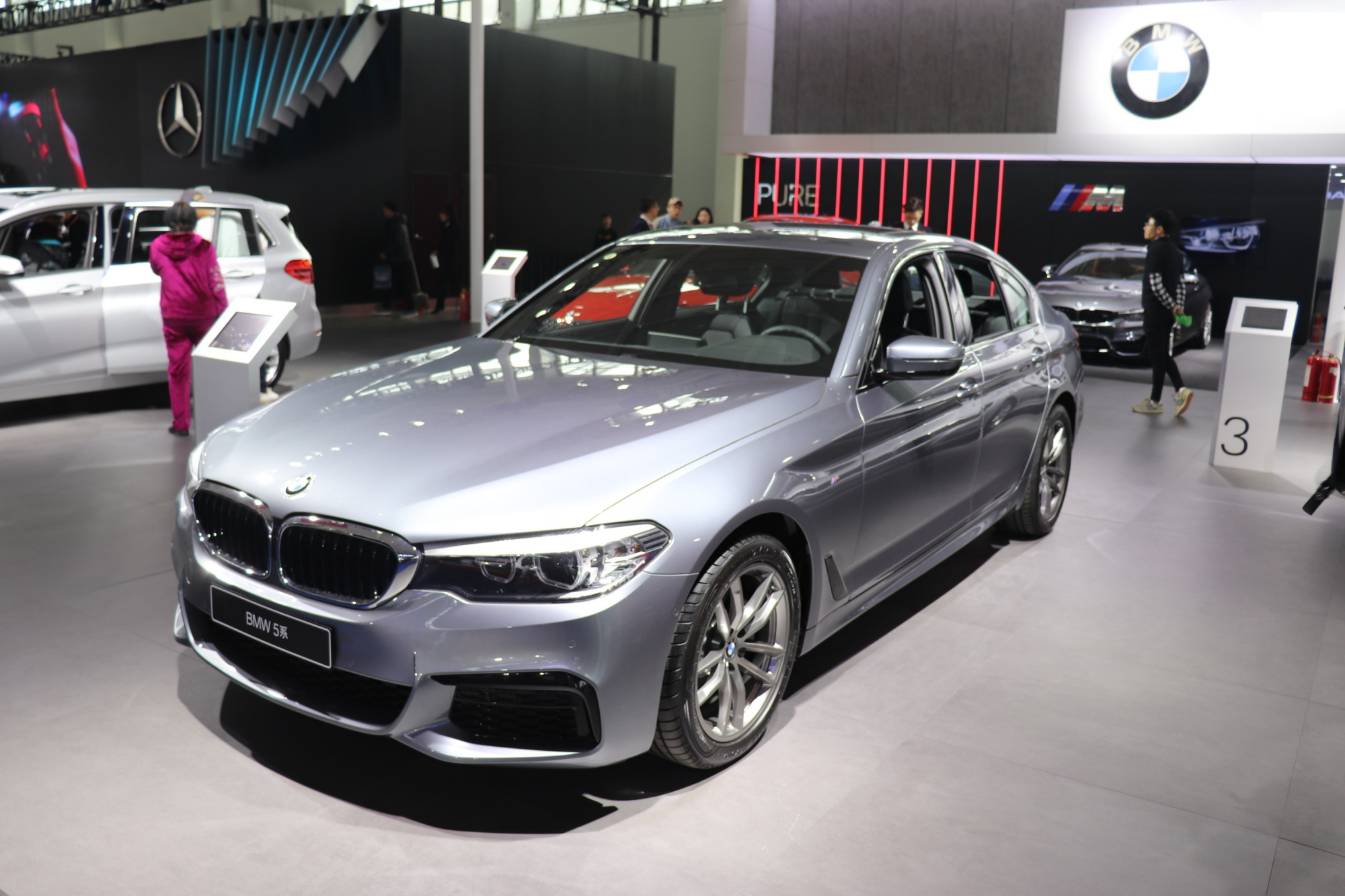 号称低调的奢华大众辉昂为什么依旧不如宝马5系受欢迎