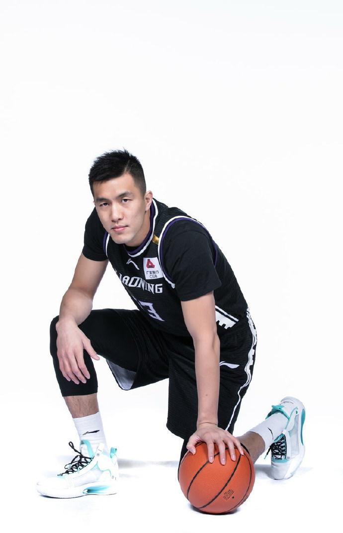 辽篮cba写真 新队长韩德君 赵继伟颜值担当 2外援霸气 郭艾伦耍酷