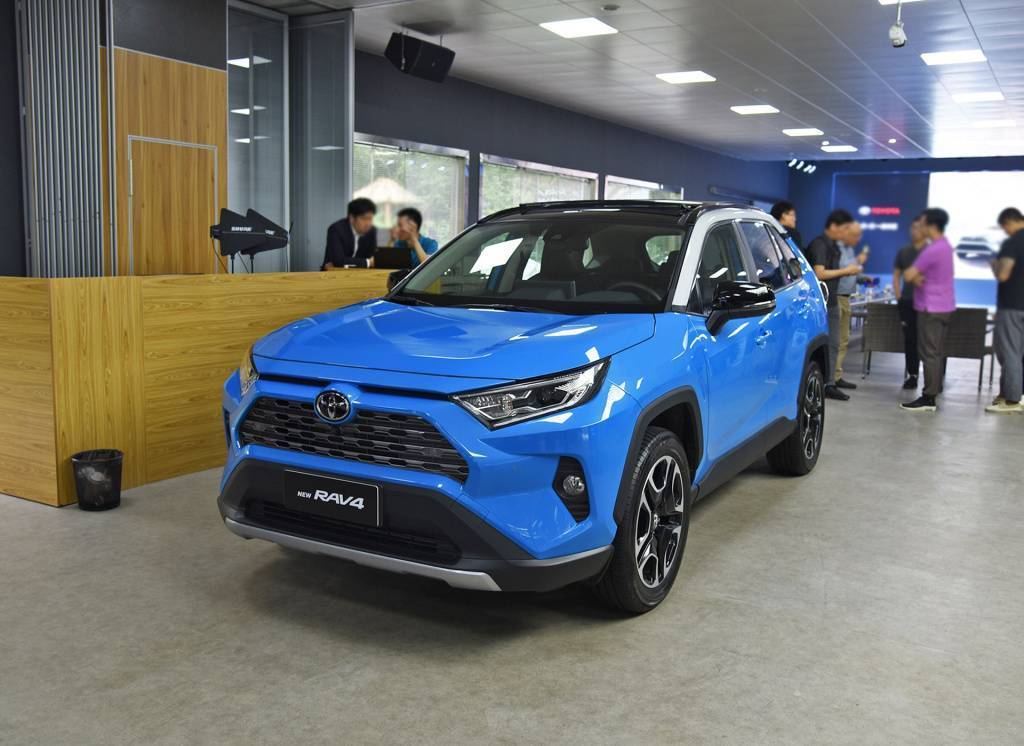 全新RAV4荣放将于今日正式上市！都市硬派SUV