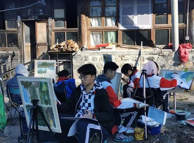 中央美术学院附属实验学校美术部开展学生户外写生课程|写生|美术部|课程_新浪新闻