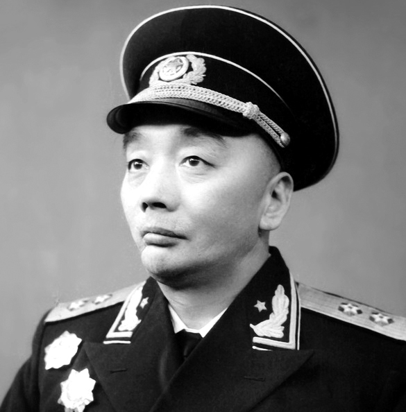 敌军已近在咫尺这位开国将军却镇定地说吃饱饭再走