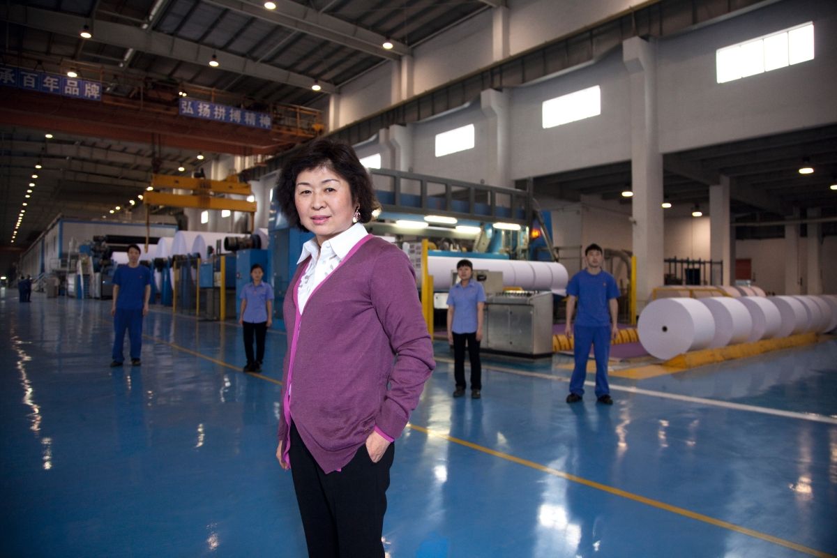 成为女首富后她人生遭遇过山车坚强爬起62岁手握350亿