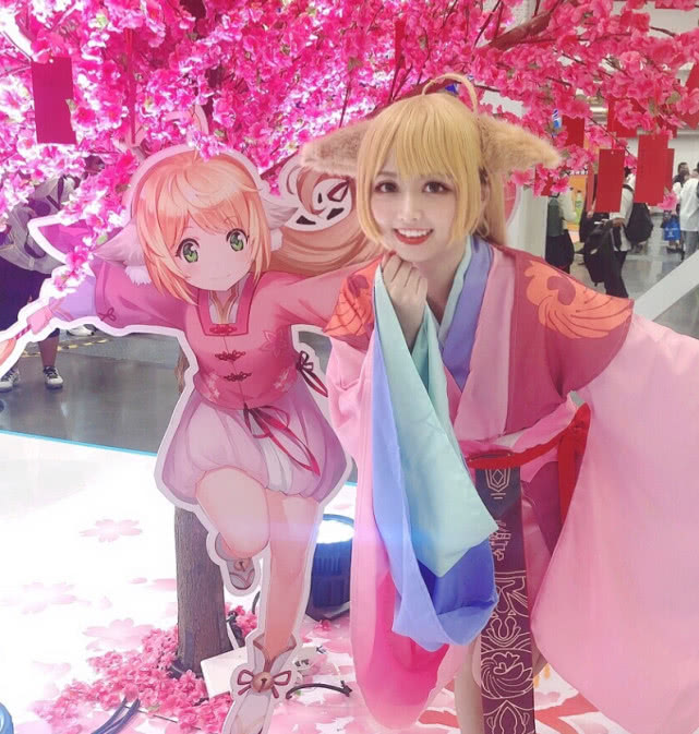 本以为女生cos涂山苏苏够美了当看到红红出场网友直呼女神