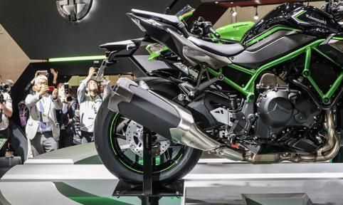 超级街车键盘对决,川崎z h2比拼杜卡迪streetfighter v4