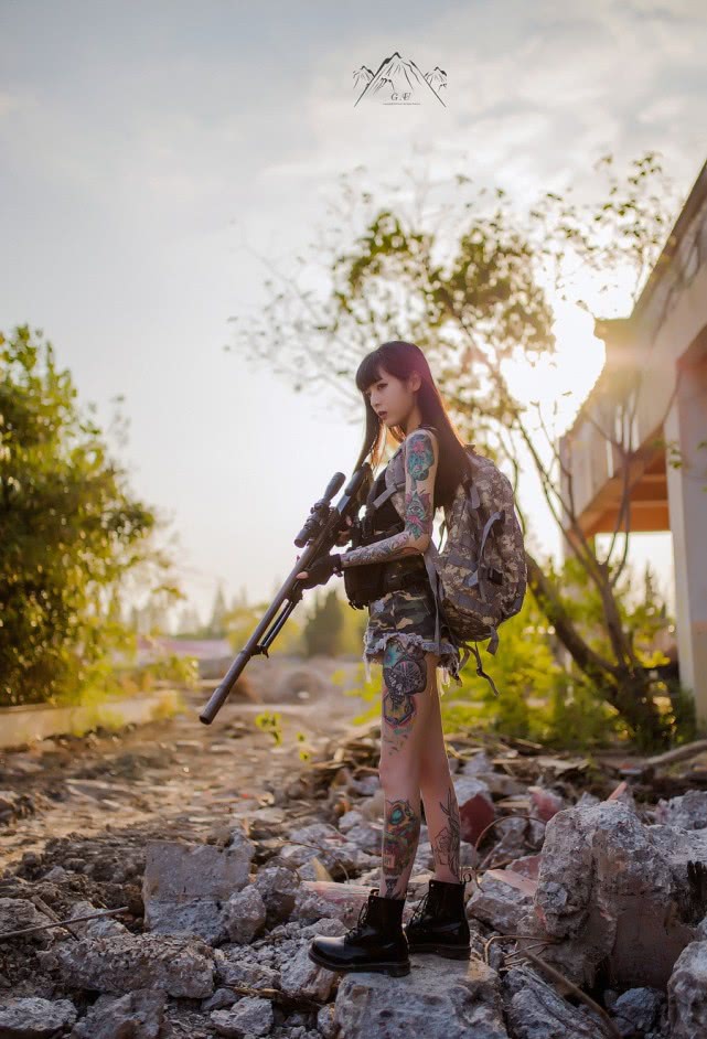 绝地求生cos:如果纹身能够让我吃鸡,我将画满全身!