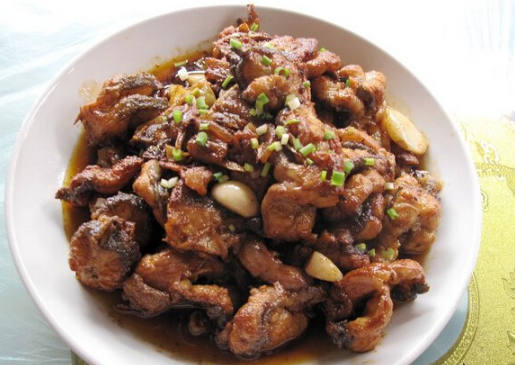 牛角菱菱够老,壳够硬,口感粉糯,越老越好吃,还具有减肥的功效