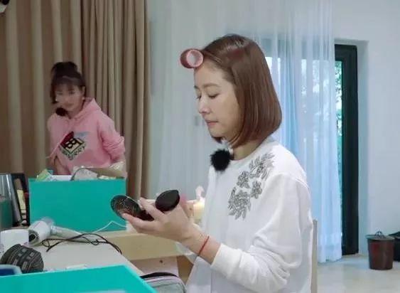 林心如上综艺太在意美貌，化妆导致晚起，咖位大降频频被怼