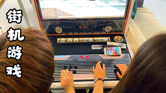 供应零食饮料,麻将棋牌,xbox游戏,桌球,ktv等娱乐设施一应俱全,甚至连