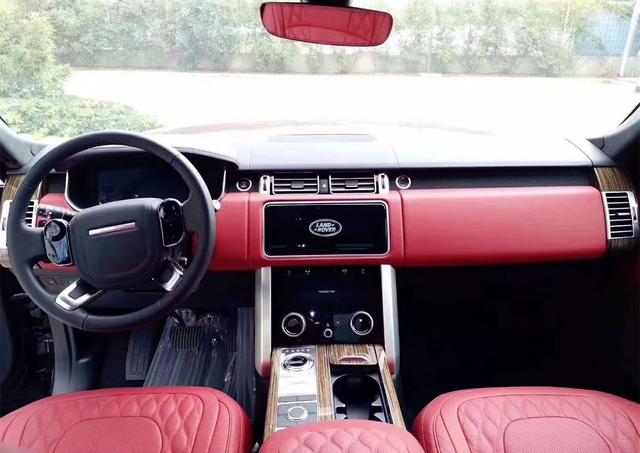 路虎顶级“揽胜”亮相，双色车身+四座布局，550马力配全时四驱！