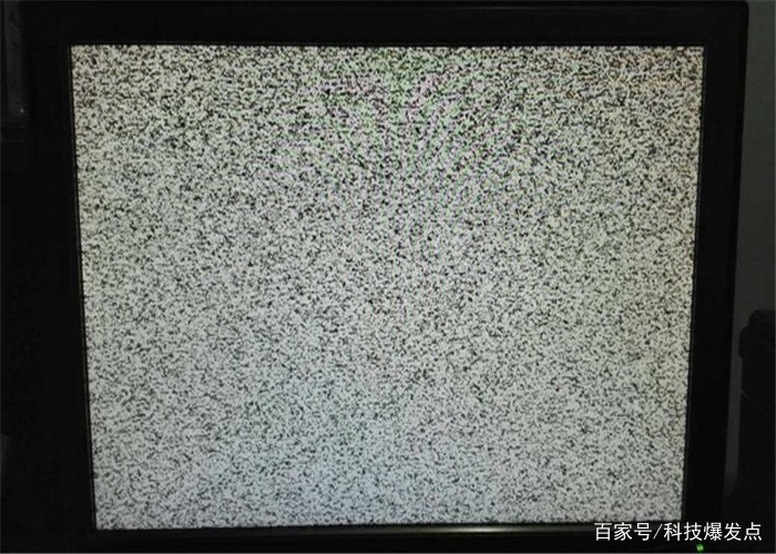 原来电视机上的雪花屏和宇宙大爆炸有非常大的关系