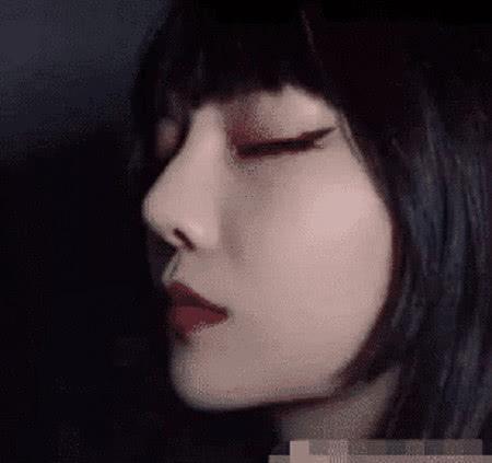 抖音“长舌女神”长啥样?舌头伸出来那刻,网友:还缺男朋友吗?|抖音|小姐姐|舌头_新浪新闻