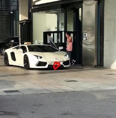 据,兰博基尼aventador俗称"大牛",外形非常炫酷,大家应该已经感受到了