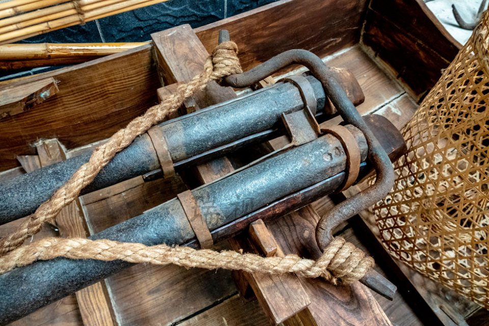 白洋淀渔民的大抬杆日寇称为扫帚炮50米处可穿透人体