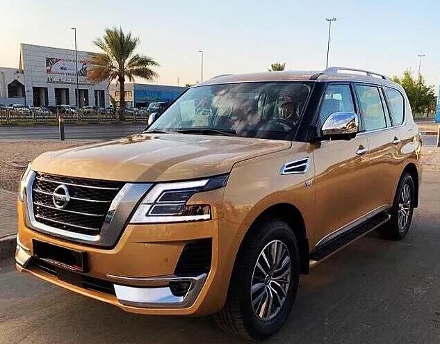 车长5.2米 非承载车身  4.0L/5.6L+7AT  号称陆地“坦克”