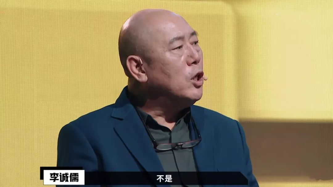 同样被前辈怼，郭敬明不妨学学赵薇的高情商